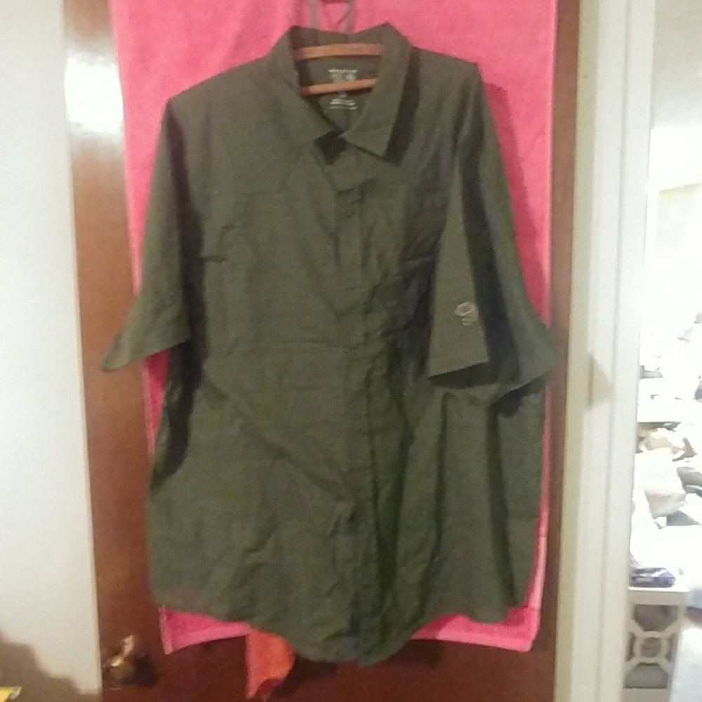 Mountain Hardware XXL MENS SHIRT